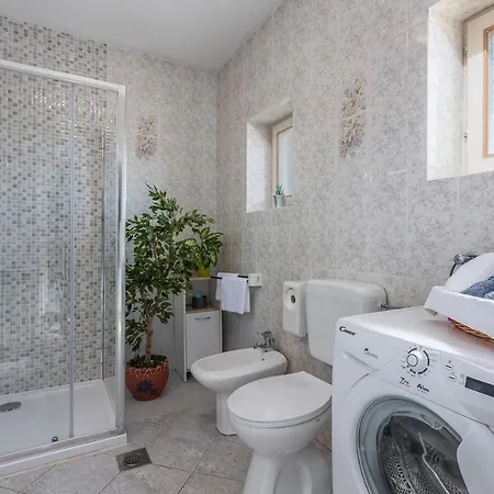 Loredana Apartment *