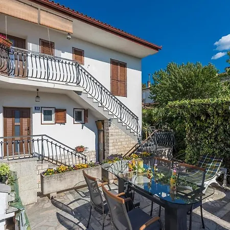 Loredana Apartment *