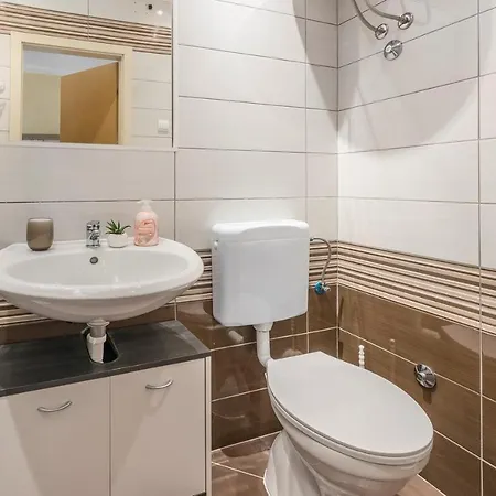 Loredana Apartment *