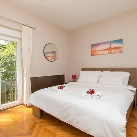 Loredana Apartment *